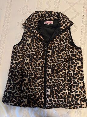Pink Lily Leopard Print Puffer Vest in Black and Tan